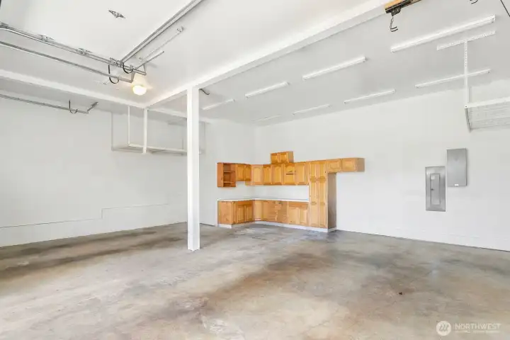 3-car Garage w/Vaulted Ceilings.