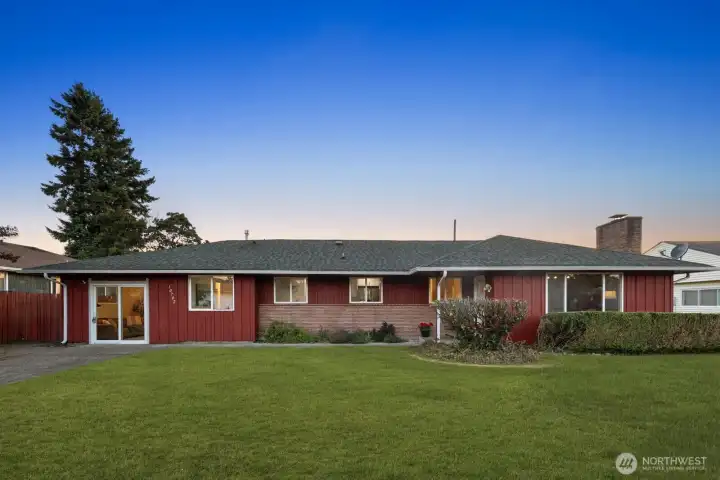 Welcome to 10702 Douglas Drive SW! Welcome to 10702 Douglas Drive SW!