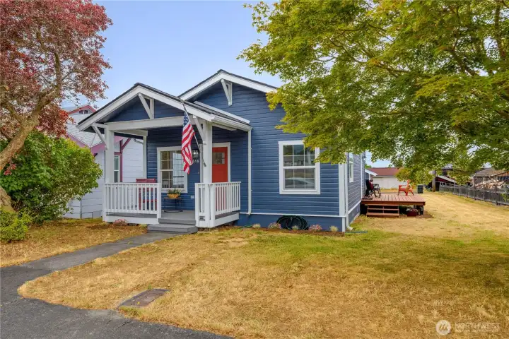 Charming, remodeled 2 bedroom, 1 bath home, conveniently located just out of downtown for privacy, yet easy access to services. Charming, remodeled 2 bedroom, 1 bath home, conveniently located just out of downtown for privacy, yet easy access to services.