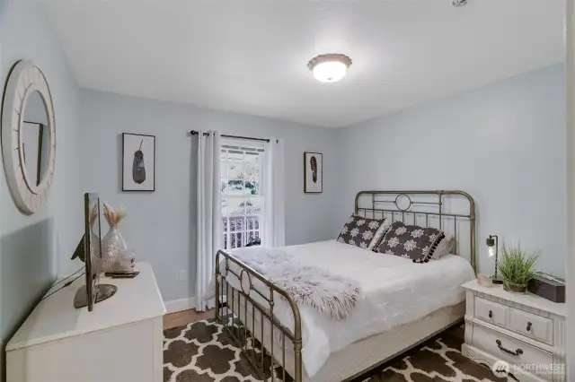 2nd bedroom