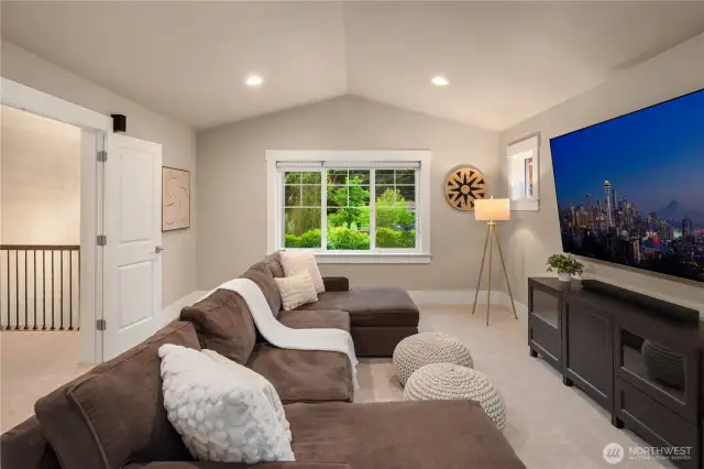 Bonus (has a closet/could be 6th bedroom)