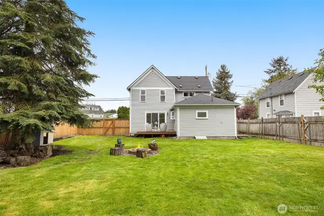 Lots of room in yard for all your summer Bar B Q's