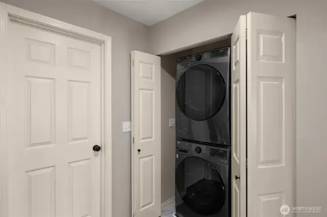 Stackable washer/dryer convey with the home