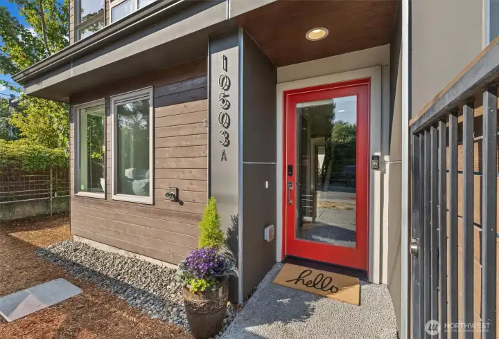 Corner unit townhome in desirable Greenwood close to light rail