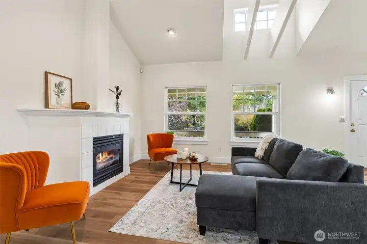 Spacious vaulted ceilings!