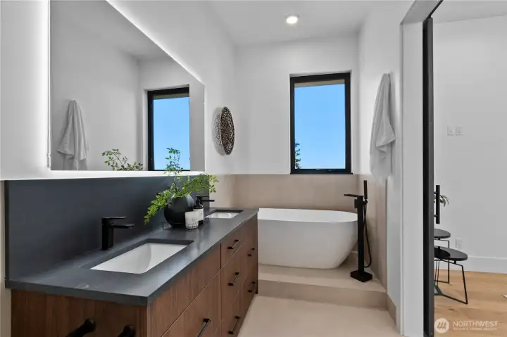 Primary ensuite bath