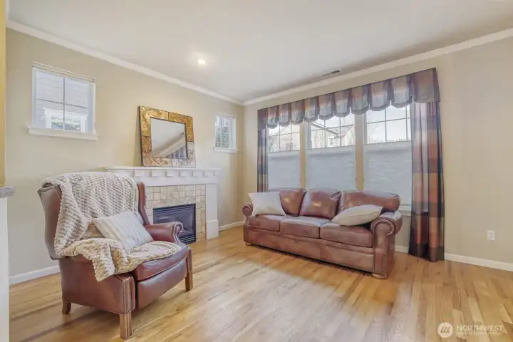 Soaring 9 foot ceilings.