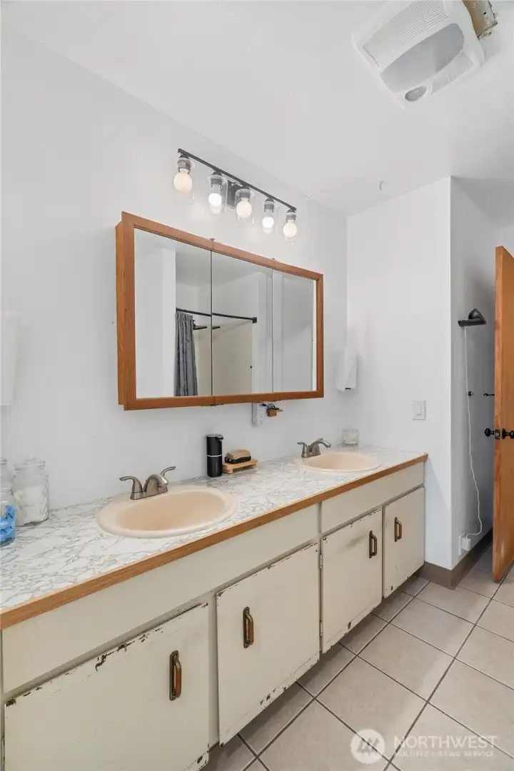 Full bath vanity, double sinks