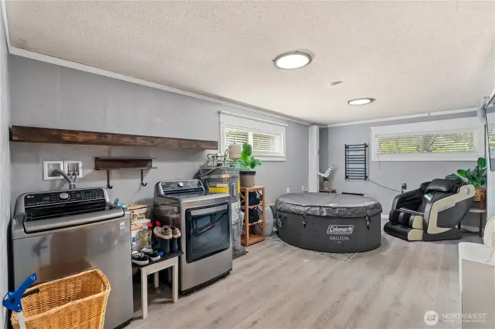 Lower level utility/flexible room