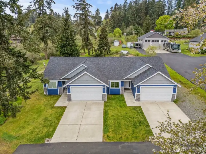 One of a kind duplex in the heart of Puyallup
