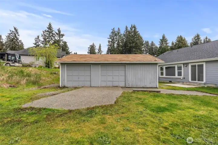 Additional detached garage for additional storage or possible rental income