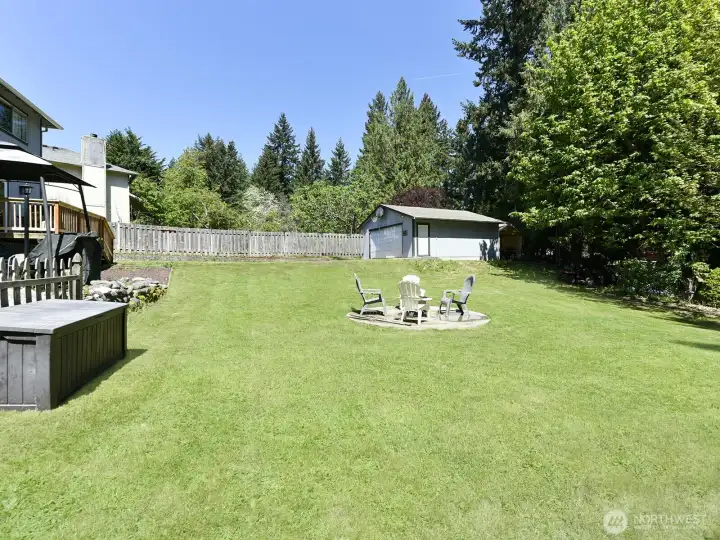 Look at all this yard space