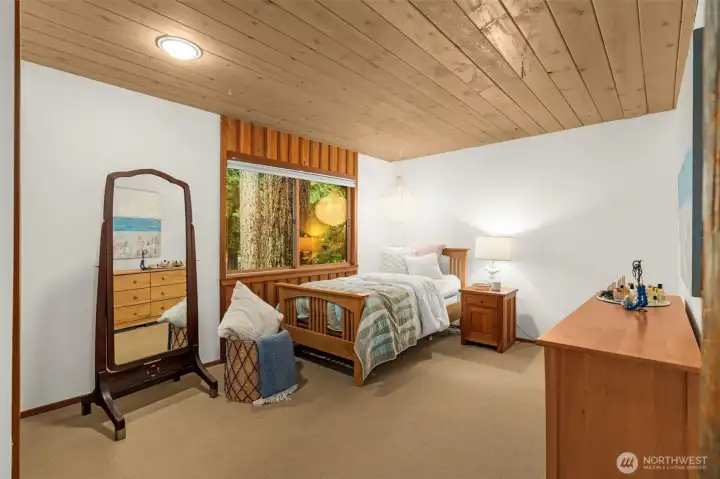 Bedroom #1