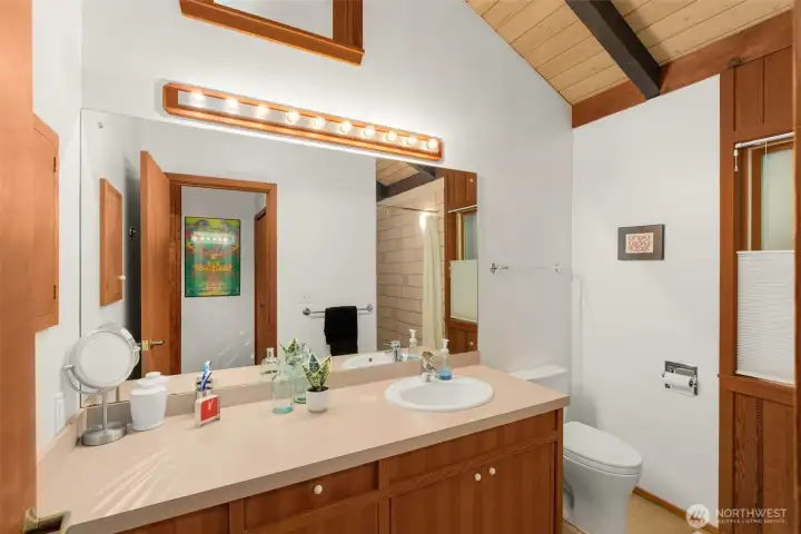 Primary BA with shower