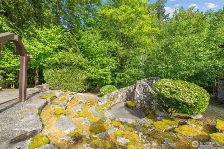 Community Mini-Amphitheater