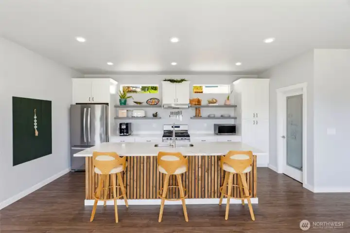 Quartz countertops and stainless steel appliances. Quartz countertops and stainless steel appliances.