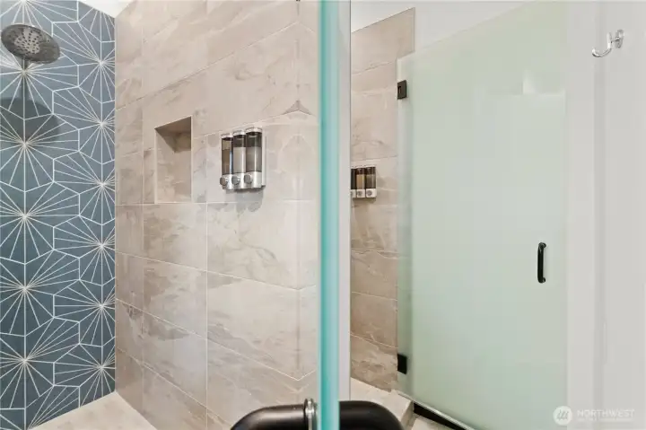 Bunkroom DOUBLE showers Bunkroom DOUBLE showers
