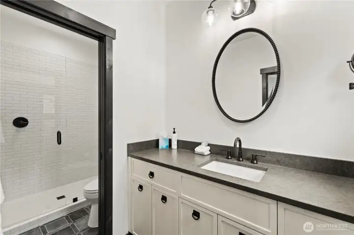 Bath off Ensuite Bath off Ensuite