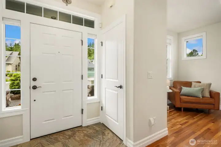 Entry & Flex/Office