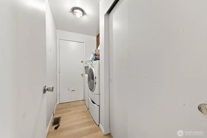 Utility room/garage entry