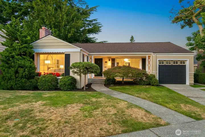Welcome to 3610 W Viewmont Way W in West Magnolia!
