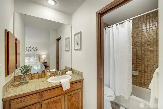 Ensuite bath