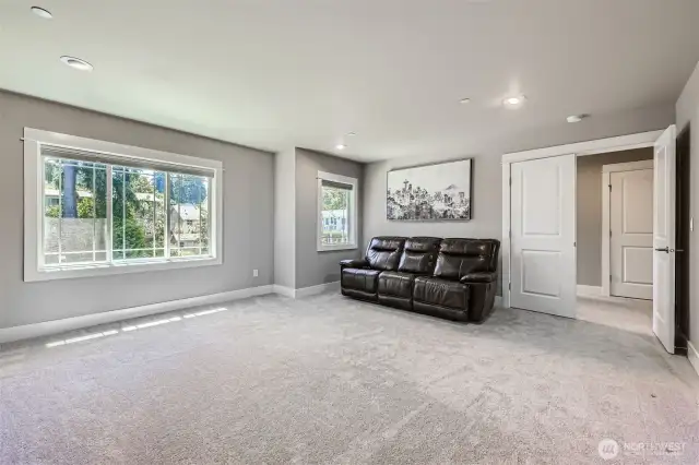 Massive 2nd story bonus room with walk-in closet.