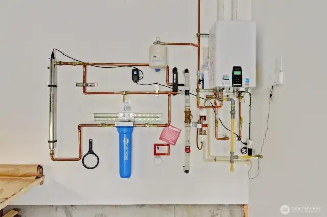 Seller completely replaced original builder grade systems with top-of-the-line, high-efficiency gas furnace and tankless water heater complete with UV filtration systems to kill bacteria and water softener. This home also features a whole home humidifier for healthy breathing.