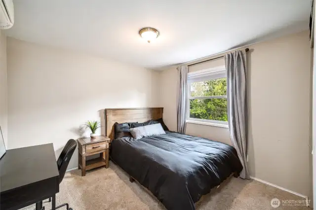 2nd bedroom