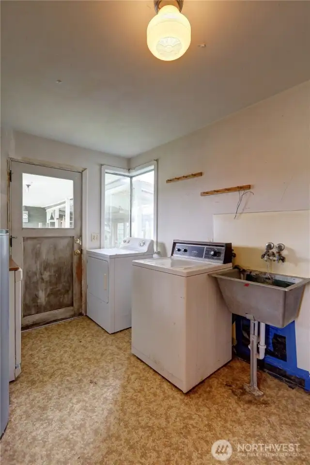 Muc room, laundry room