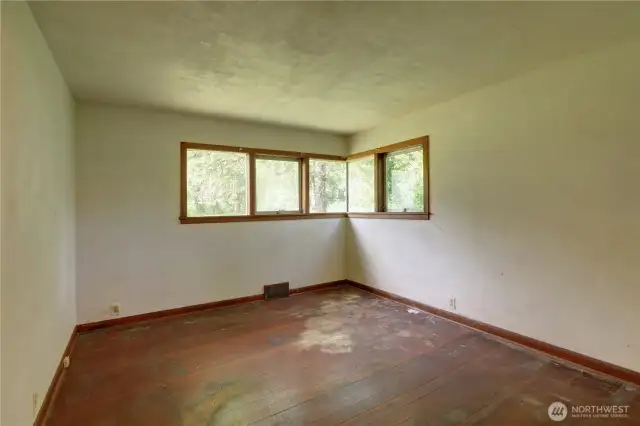 1 of 4 bedrooms - 2 bedrooms downstairs