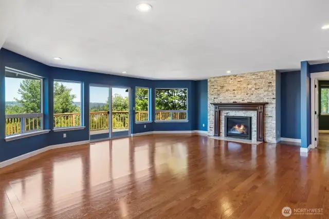 Show-stopping views and abundant natural light brighten the living room.