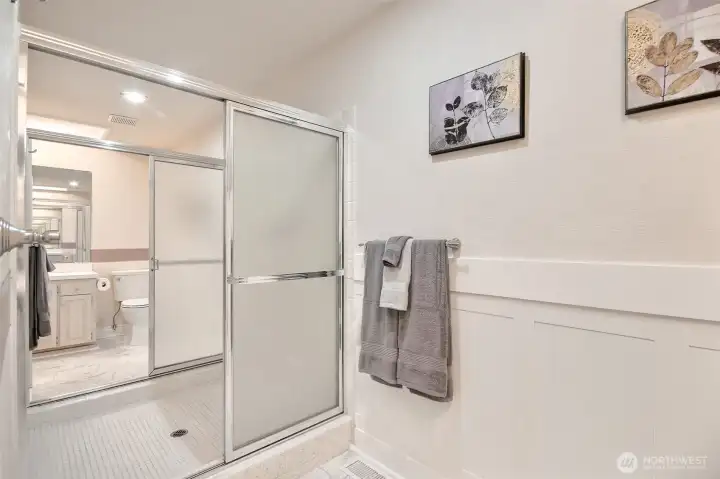 jack and Jill bathroom off primary