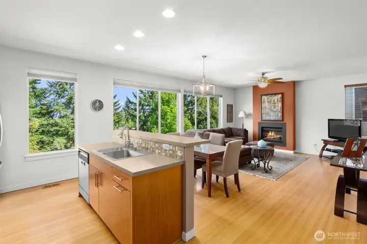 What a great layout for entertaining a crowd!