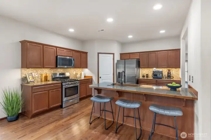 Brand new refrigerator & walk in pantry.