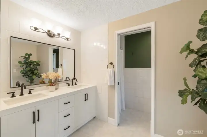 Owners Suite Bathroom