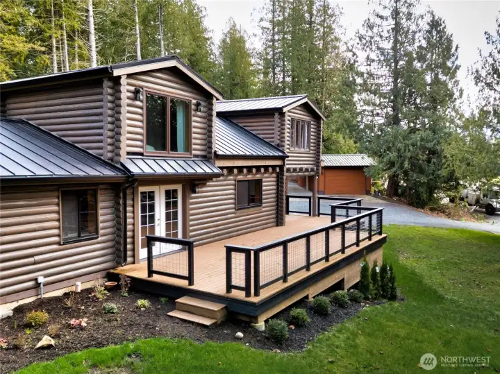 Detached shop in the distance.