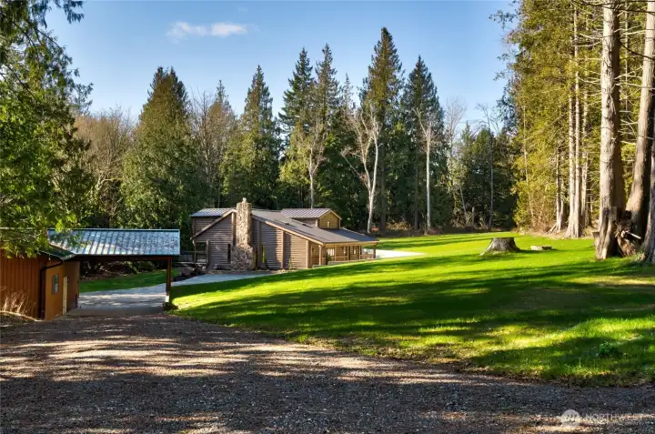 Gorgeous property just minutes from town!