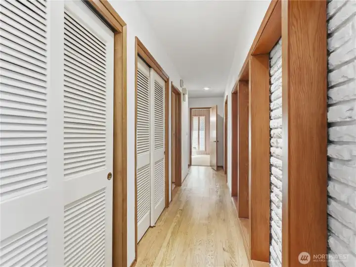 Hardwood floors, tons of storage