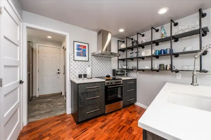 Well thought-out kitchen space. Well thought-out kitchen space.