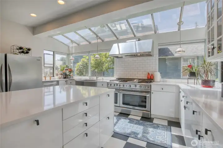 Bright & sunny kitchen Bright & sunny kitchen