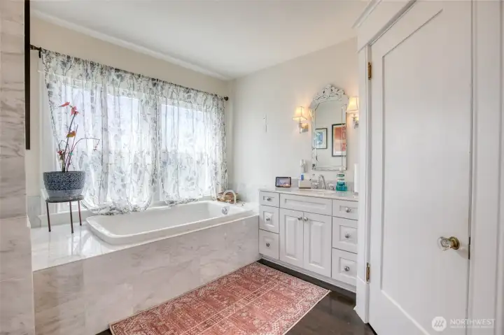 Primary bath, cont Primary bath, cont