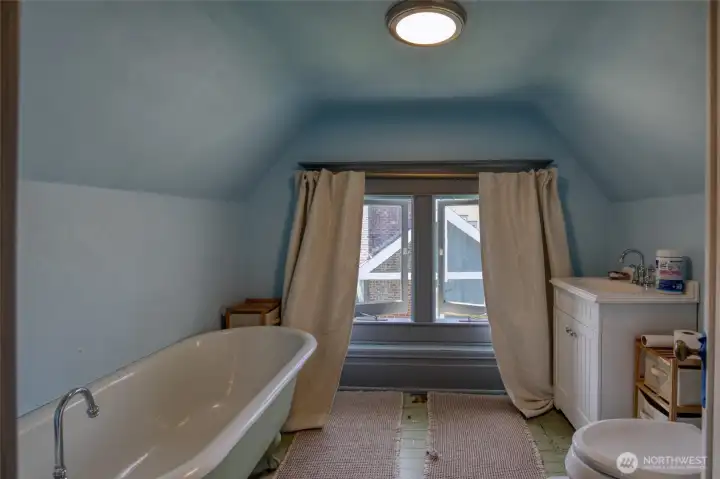 3/4 bath on 3rd floor 3/4 bath on 3rd floor