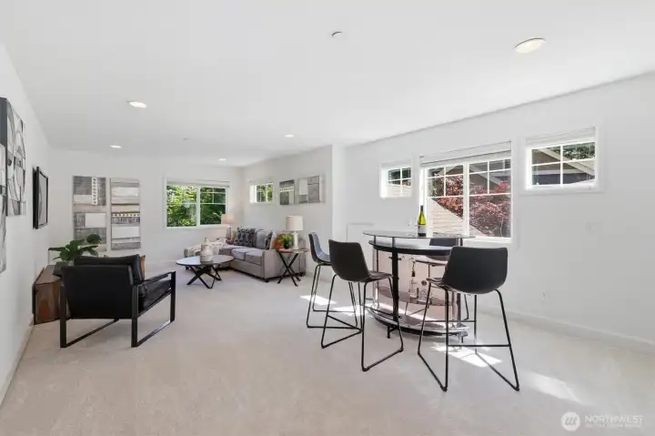 Huge bonus room