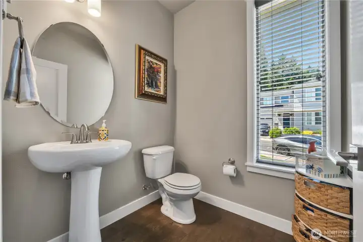 Main floor 1/2 bathroom