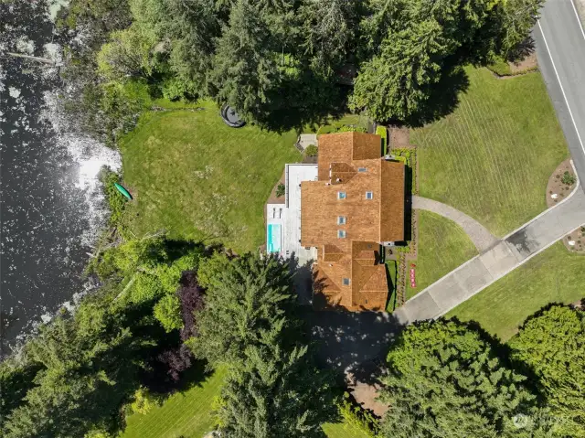 Dreamy 1.22 acre property in Lake Of The Woods; one of Woodinville's premier neighborhoods.  You're going to love living here!