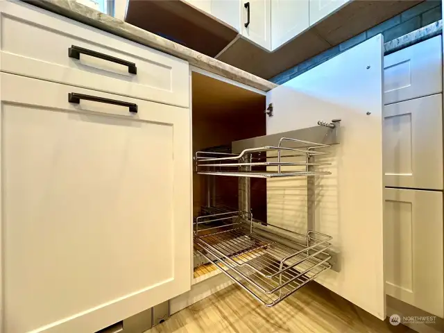 Pull out metal rack to easily utilize back corner of cabinet space