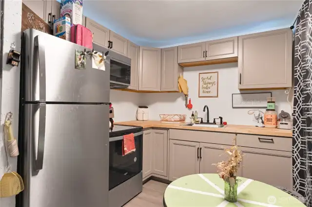 left side kitchen