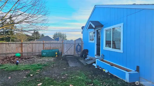 left side backyard door
