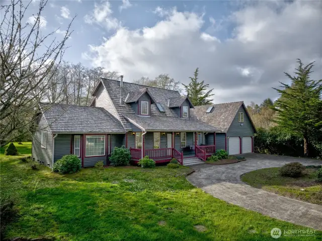 Custom-built home, located in the Historic Oysterville District with views and access to the pristine Willapa Bay. This 4 bedroom 2464 square foot home is set up with a main floor living on 5 separate tax lots equaling 3.9 acres.